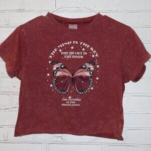 🦋✨ No Boundaries Cropped Graphic Tee · Size XS